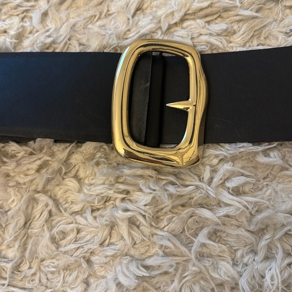 Thick wide Black Belt with Gold Buckle. Size small - Picture 4 of 10